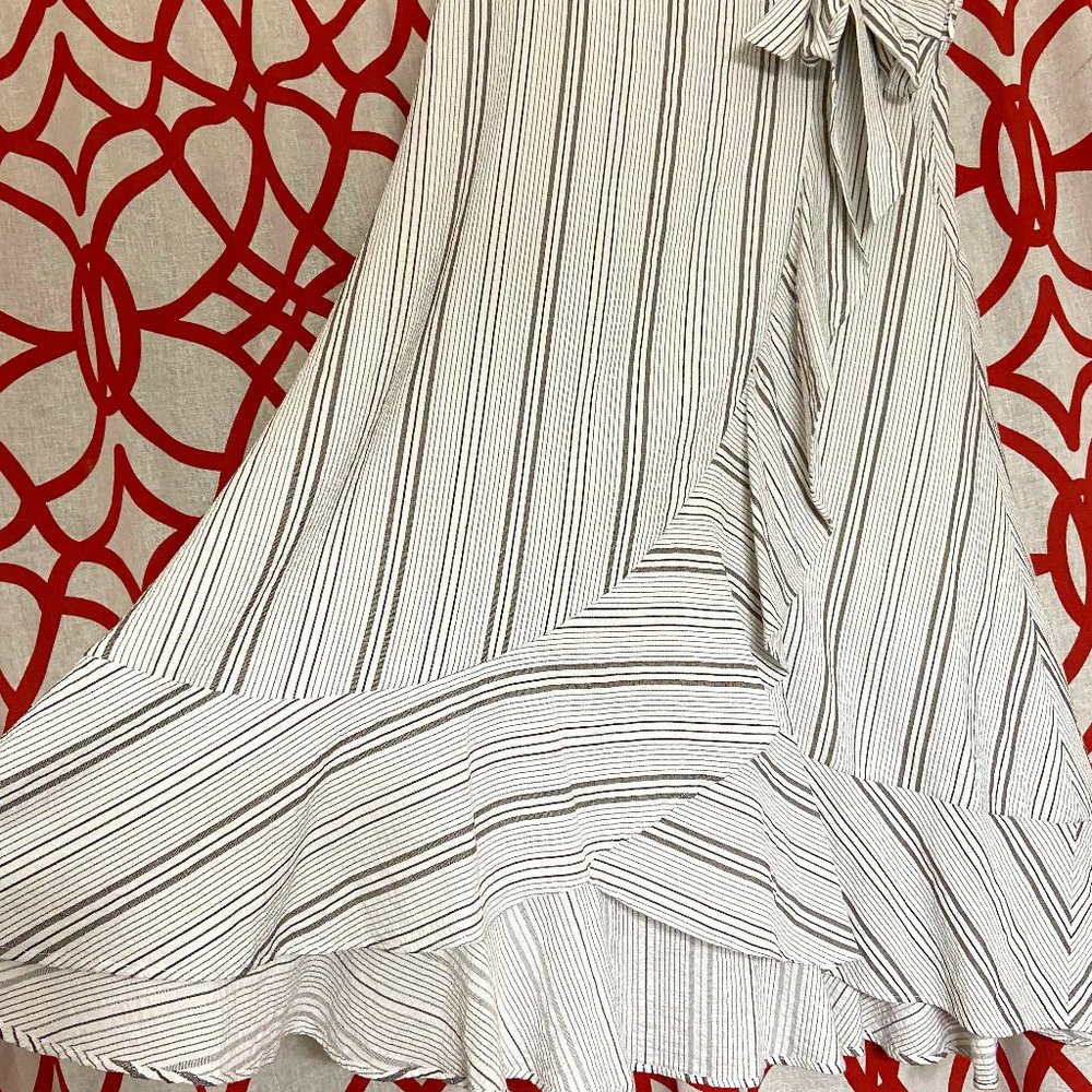 White Faux Wrap Skirt with lining and asymmetrical ruffle